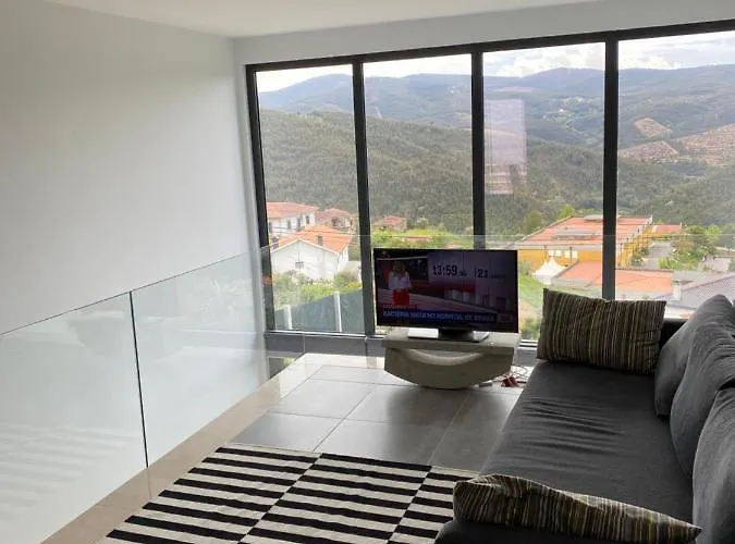 Douro Box Дом отдыха Каштелу-ди-Пайва